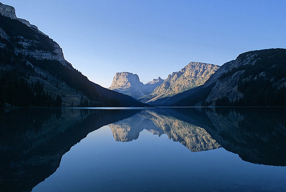 Squaretop Mountain from Upper Green River Lake, Bridger Wilderness, Wyoming